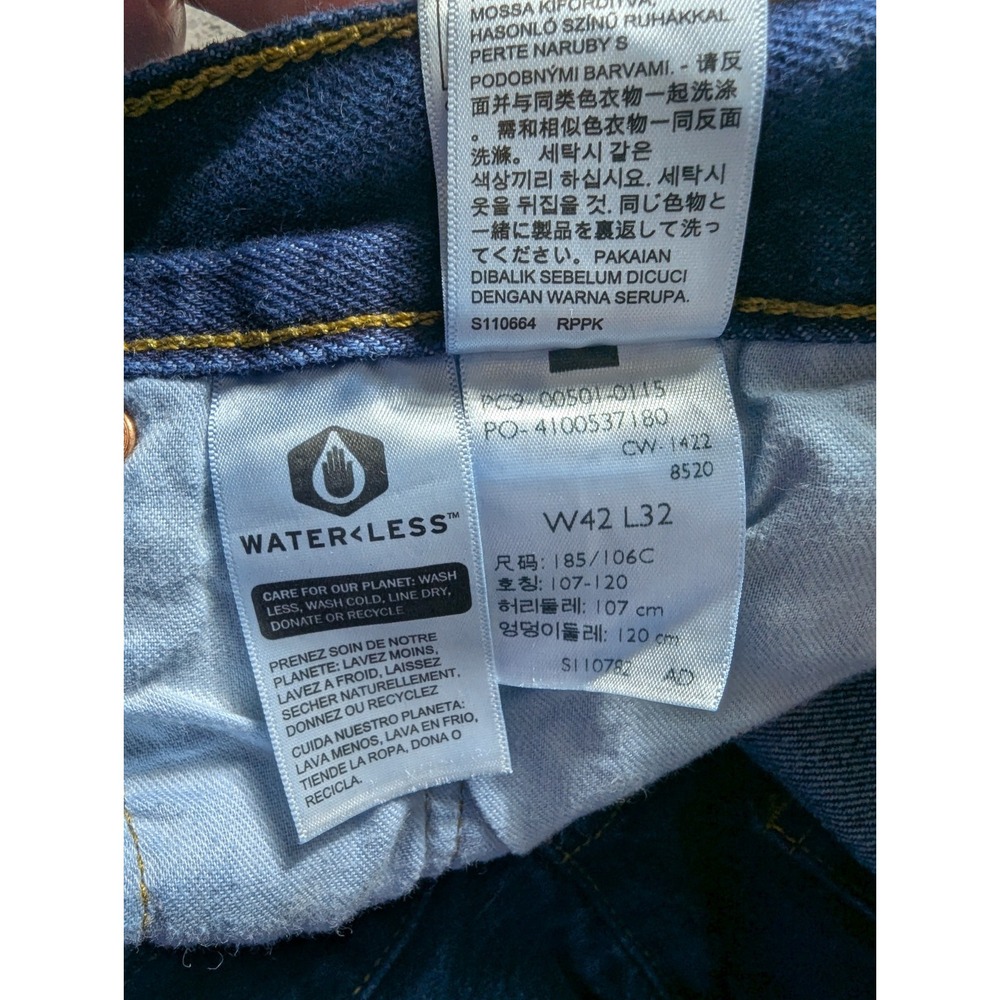 Levi's 501 Button Fly Straight Leg Jeans Men's Size 42x32 Dark Wash - Picture 5 of 15